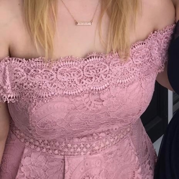 Lace dress - Picture 3 of 3